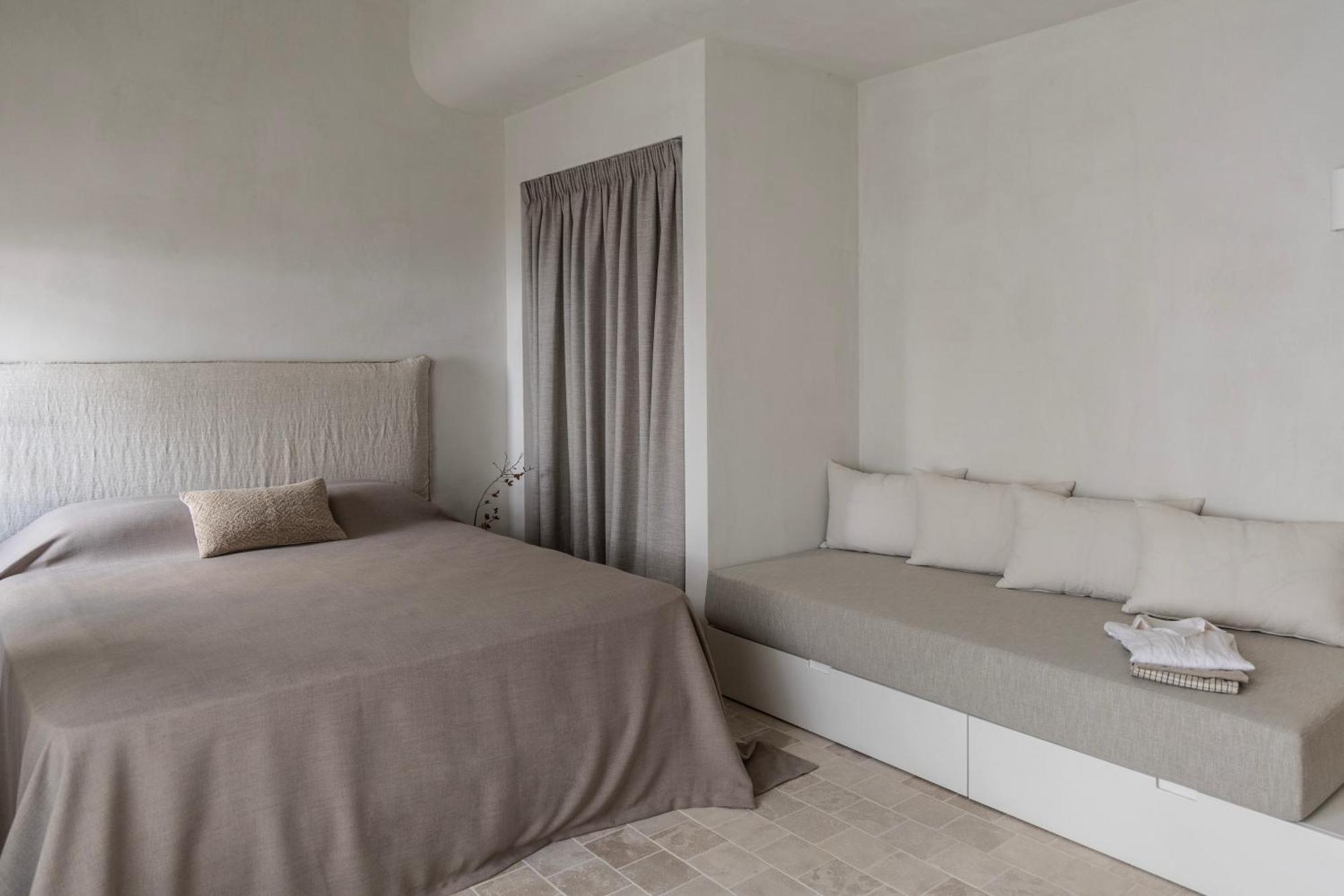 Om Living Pelion